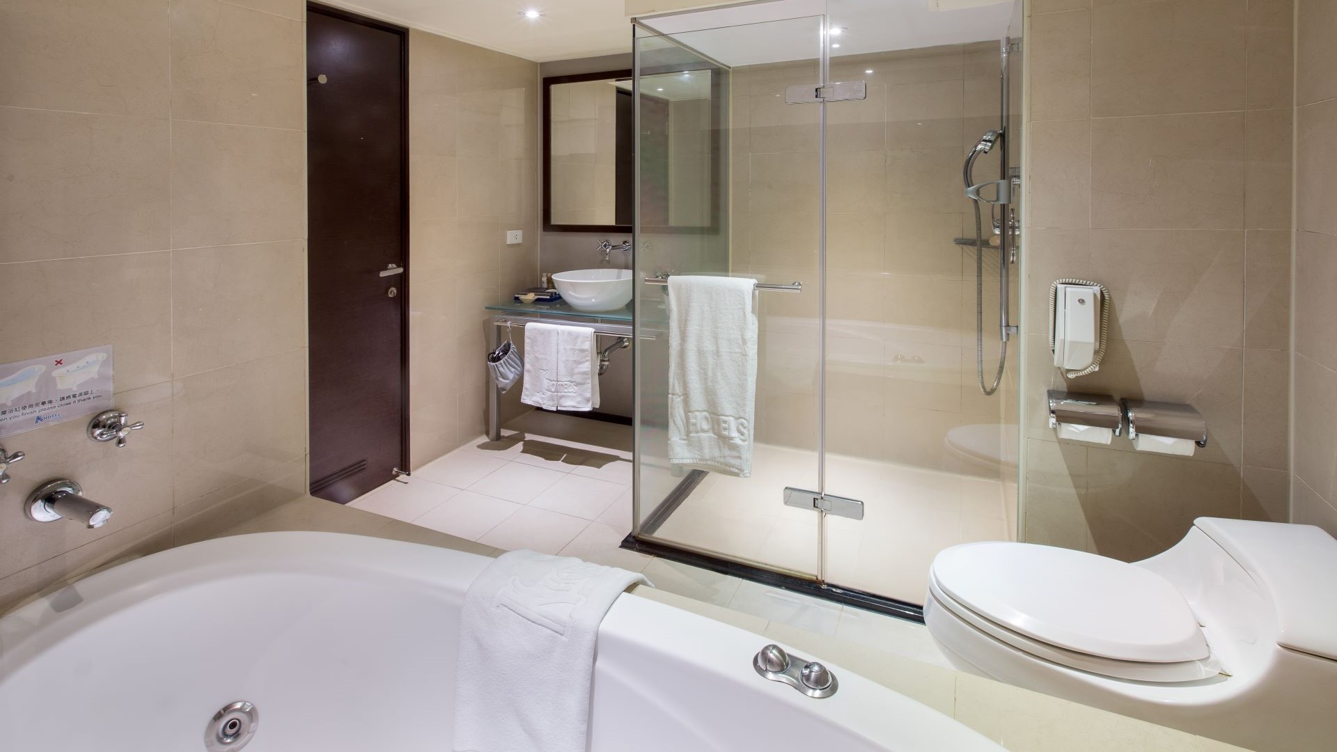 エグゼクティプツイン4